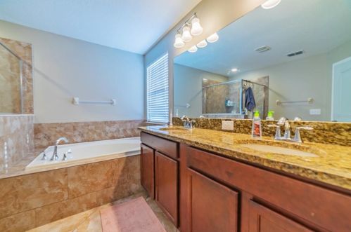 10103 Newminster Loop, Ruskin FL  33573-6727 exterior