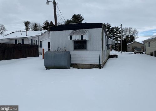 512 Meade Ave, Hanover PA  17331-3623 exterior