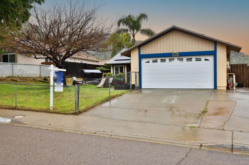 10309 Fasano Dr, Lakeside, CA 92040-2228
