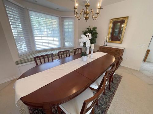 3304 Silver Oak Ln, Vista CA  92084-6614 exterior