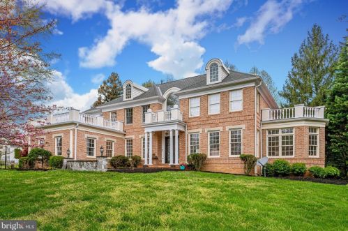 10108 Nedra Dr, Great Falls, VA 22066-2835