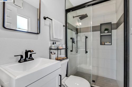 1681 Spruce St, Livermore CA  94551-1919 exterior