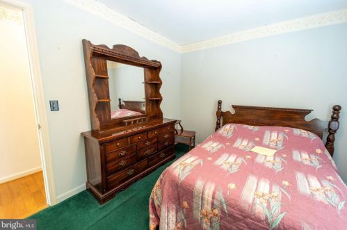 20 Gideon Ln, Falling Waters WV exterior