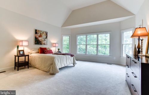 5594 Tucson Ct, Haymarket VA  20169-3145 exterior