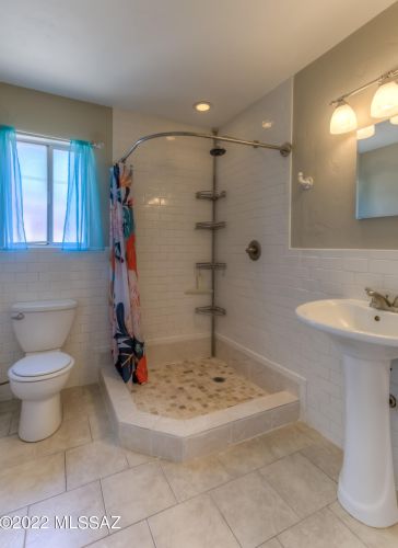 6840 Baker St, Tucson AZ  85710-2229 exterior