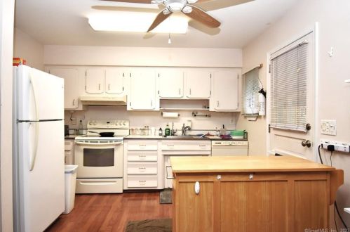 24 Sachem St, Norwalk, CT 06850-2541