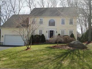 11 Millers Brook Dr, Cumberland, RI 02864-6158