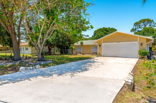 6309 Poinciana Ln, Hobe Sound FL  33455-7540 exterior