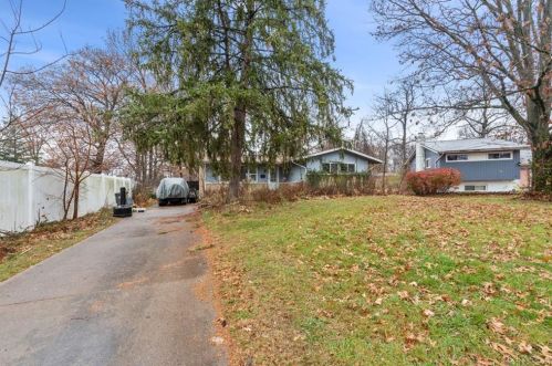 775 Chipley Ct, Cincinnati, OH 45240-3914