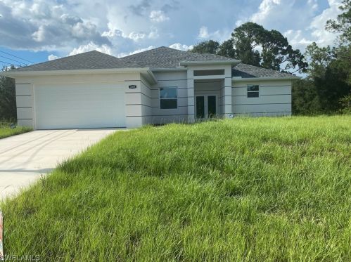 812 James Ave, Lehigh Acres, FL 33936-3344