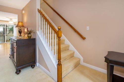 77 Dorchester Way, Nashua NH 03064-8121 exterior