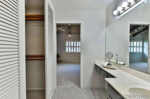 4323 Loma Riviera Ct, San Diego CA 92110-5504 exterior