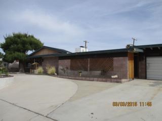 420 Sanders St, Ridgecrest, CA 93555-3642
