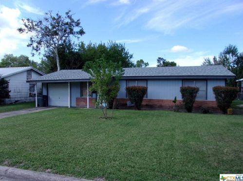 3402 Wildwood St, Victoria, TX 77901-7440