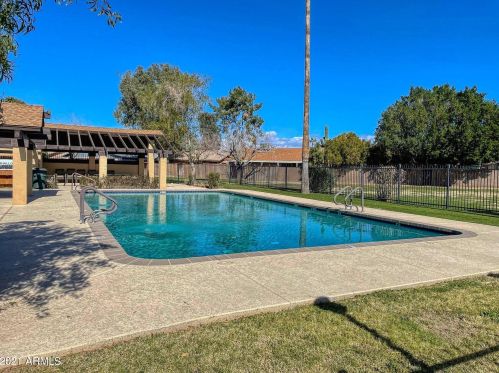 4032 Cochise Dr, Phoenix, AZ 85051-1163