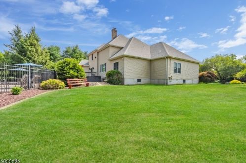 8 Sunny Ln, Andover NJ  07821-2122 exterior