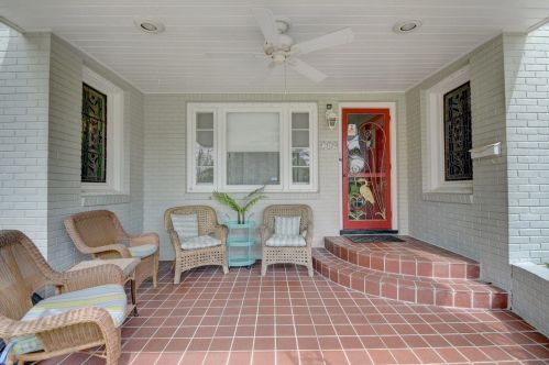 219 33rd St, West Palm Beach FL  33407-4907 exterior