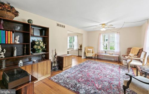 18 Aristone Dr, Berlin Boro NJ  08009-2254 exterior