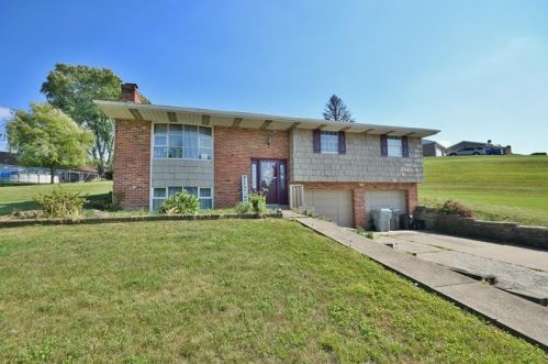 110 Sunridge Dr, Canonsburg, PA 15317-3043