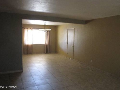 6542 Cooper St, Tucson, AZ 85710-1018