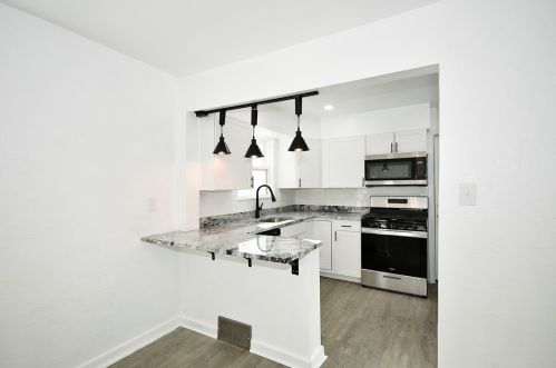 369 Maytide St, Pittsburgh, PA 15227-1845