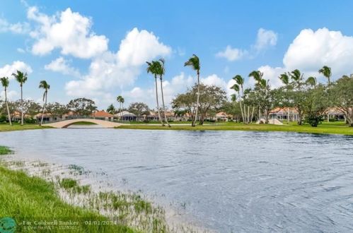 7147 Elkhorn Dr, West Palm Beach, FL 33411-5719