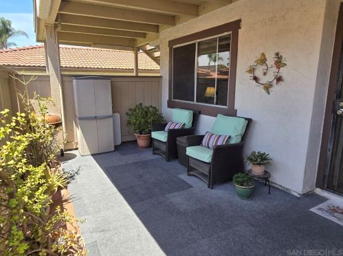 9885 Caspi Gardens Dr, Santee, CA 92071-1883