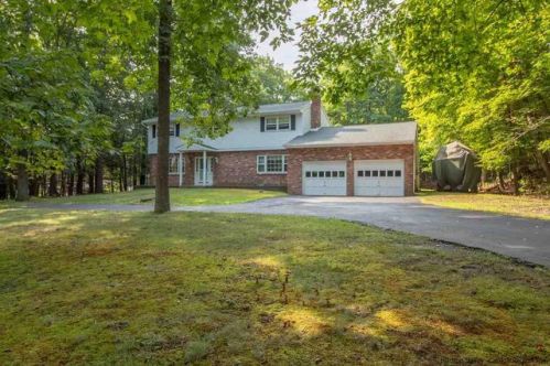 45 Allen Dr, Woodstock NY  12498-2600 exterior