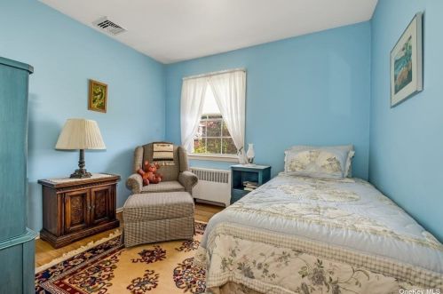 17 Hill Dr, Muttontown NY  11545-1718 exterior