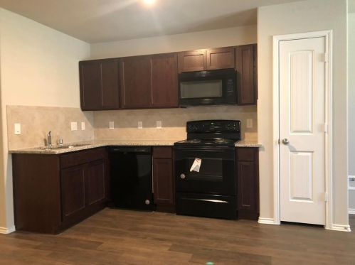 126 Ash St, Angleton TX  77515-4512 exterior