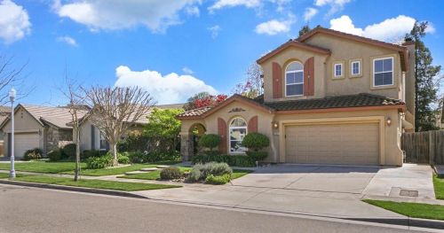 2044 Sugarbowl Way, Lodi CA  95242-4752 exterior