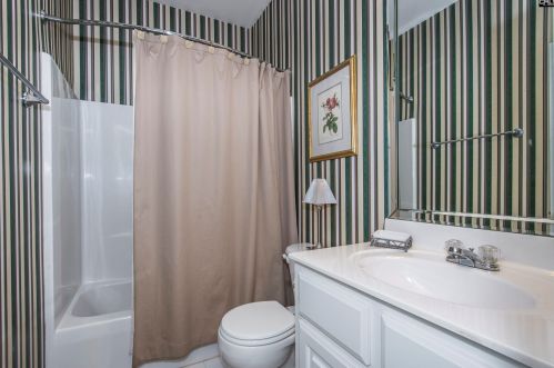 140 Clubhouse Dr, Cayce-West Columbia SC 29172-2584 exterior