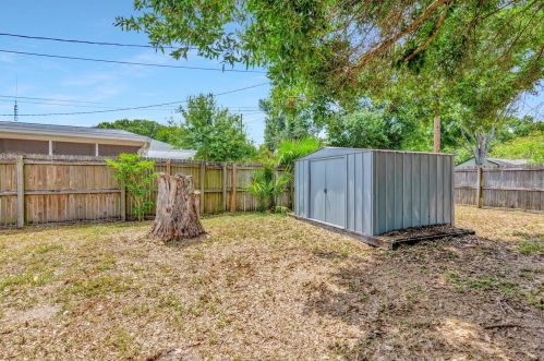 1047 48th Ave, Saint Petersburg FL  33703-3633 exterior