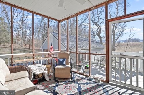 52 Oak Crest Dr, Richmond National Battlefiel VA  22835-1579 exterior