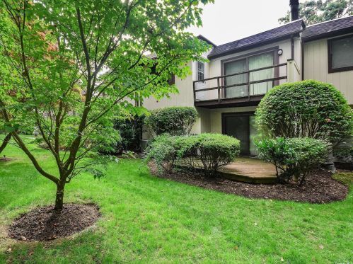 22 Cedar Ln, Muttontown, NY 11545-1704
