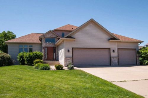 706 9th St, Byron MN  55920-1436 exterior