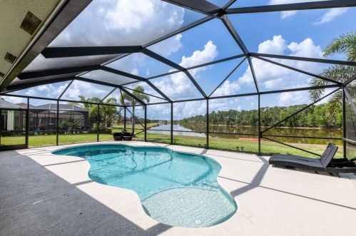 376 Vista Lake Dr, Fort Pierce, FL 34953-8235