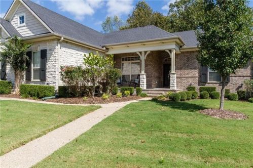 3212 Doyne Hamm Dr, Fayetteville, AR 72703-6430