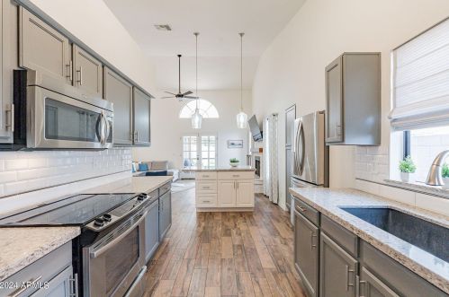 1761 Ivanhoe St, Chandler, AZ 85224-4216