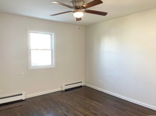 10459 214th St, Jamaica NY  11429-1542 exterior