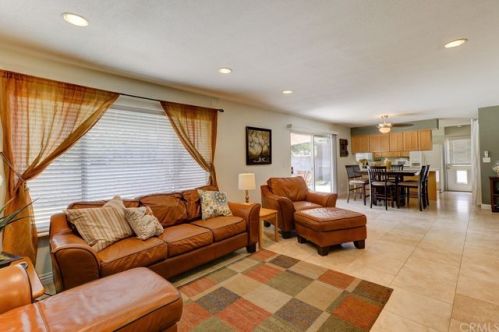 272 Pine Ave, Brea, CA 92821-5540