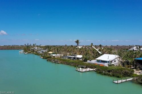 2629 Coconut Dr, Sanibel FL  33957-2005 exterior
