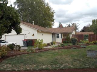 2804 Redwood Dr, Mcminnville, OR 97128-2324