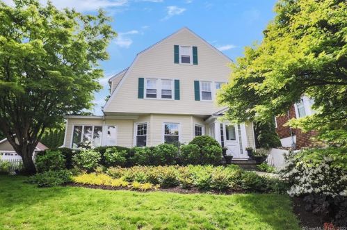 25 Chesterfield Rd, Stamford, CT 06902-7817