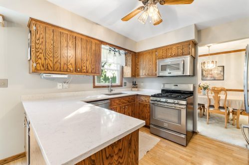 4410 Rachel Ln, Waukesha, WI 53151-6728