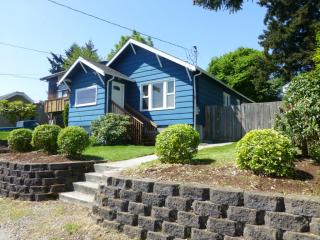 313 Hardie Ave, Seattle, WA 98057-5331