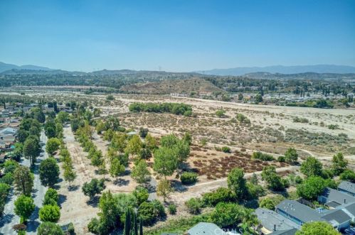 20077 Summit View Ct, Santa Clarita CA  91351-5709 exterior