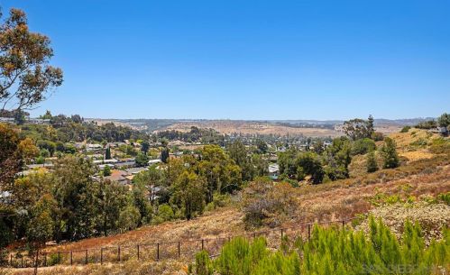 13959 Arbolitos Dr, Poway CA 92064-3238 exterior