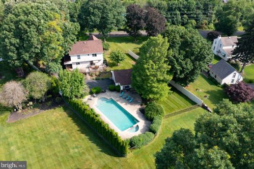 60 Knowles Ave, Southampton, PA 18966-1524