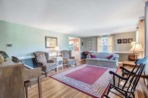 411 Maxine Dr, Miami, OH 45056-2533